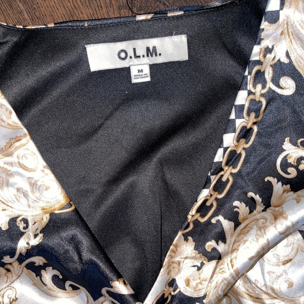 Blouse 🌼 - Picture 2 of 6
